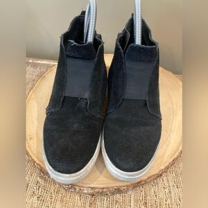 Womens 7.5 Steve Madden Wavery Black Suede Hidden Wedge Ankle Shoes City Modern